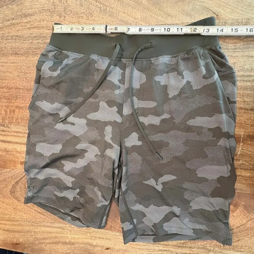 Lululemon Shorts Mens Medium Green Camo Lined 9 Inch Inseam Lined Drawstring